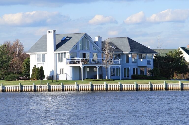 The Complete Guide to Purchasing a Florida Lakefront Property