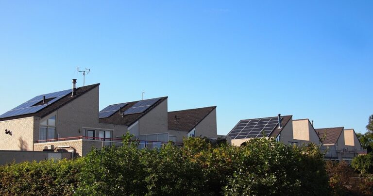Solar Buildings: The Benefit of Solar Panel Infrastructure